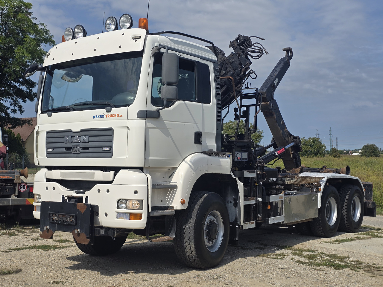 MAN TGA 26.440 6X6 / HOOK SYSTEM / HIAB 166D REMOTE SPECIAL PRICE ONLY THIS YEAR - شاحنة برافعة خطافية, شاحنة كرين: صورة 2 MAN TGA 26.440 6X6 / HOOK SYSTEM / HIAB 166D REMOTE SPECIAL PRICE ONLY THIS YEAR - شاحنة برافعة خطافية, شاحنة كرين: صورة 2