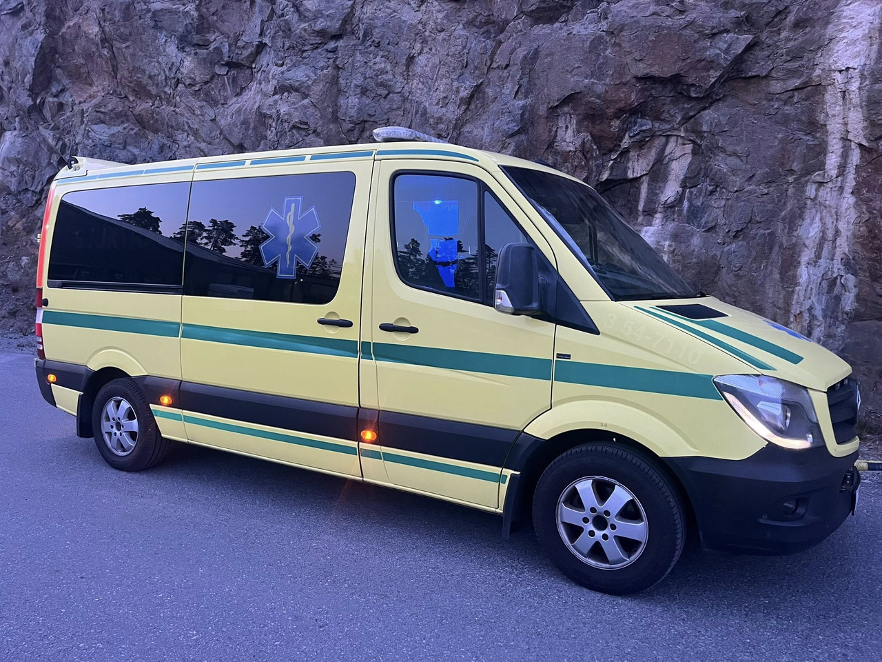 Mercedes-Benz Sprinter 316 - 2 stretcher - سيارة إسعاف: صورة 1 Mercedes-Benz Sprinter 316 - 2 stretcher - سيارة إسعاف: صورة 1