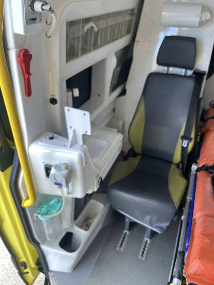 سيارة إسعاف Mercedes-Benz Sprinter 319 - AMBULANCE / Krankenwagen / Ambulancia: صورة 14