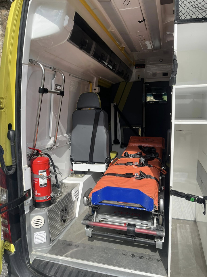 سيارة إسعاف Mercedes-Benz Sprinter 319 - AMBULANCE / Krankenwagen / Ambulancia: صورة 18