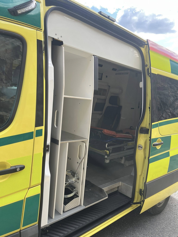 سيارة إسعاف Mercedes-Benz Sprinter 319 - AMBULANCE / Krankenwagen / Ambulancia: صورة 9
