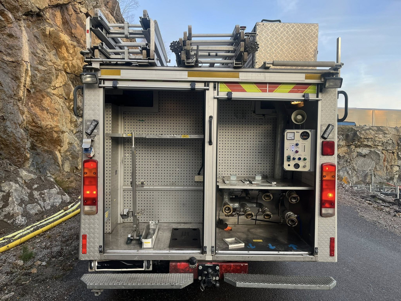 شاحنة حريق SCANIA P94GB 4x2 NZ310 - Fire engine - RESERVERAD !!: صورة 11 شاحنة حريق SCANIA P94GB 4x2 NZ310 - Fire engine - RESERVERAD !!: صورة 11