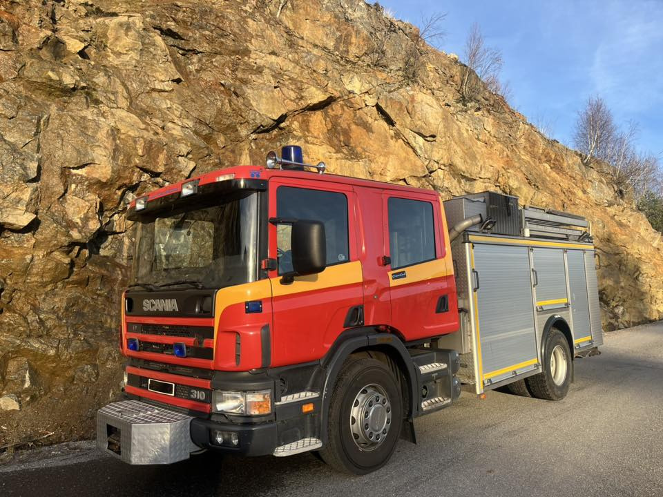 SCANIA P94GB 4x2 NZ310 - Fire engine - RESERVERAD !! - شاحنة حريق: صورة 2 SCANIA P94GB 4x2 NZ310 - Fire engine - RESERVERAD !! - شاحنة حريق: صورة 2