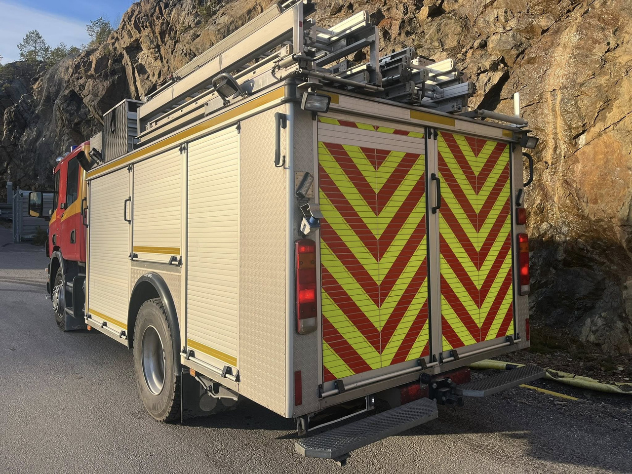 شاحنة حريق SCANIA P94GB 4x2 NZ310 - Fire engine - RESERVERAD !!: صورة 6 شاحنة حريق SCANIA P94GB 4x2 NZ310 - Fire engine - RESERVERAD !!: صورة 6