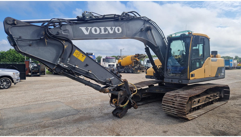 Volvo EC180DL - حفار زاحف: صورة 1 Volvo EC180DL - حفار زاحف: صورة 1