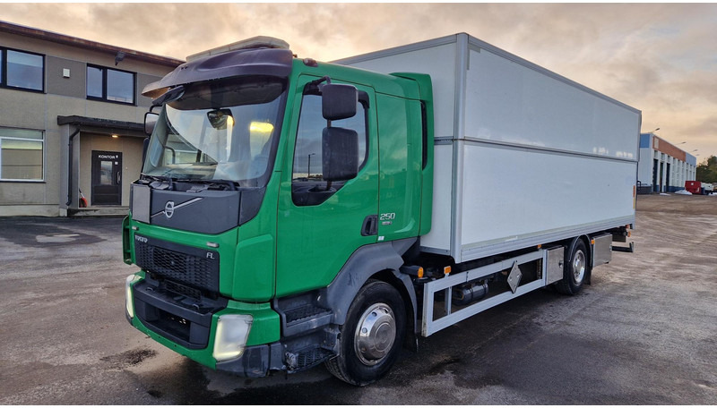 Volvo FL250 4X2 lifting box - شاحنة صندوقية: صورة 1 Volvo FL250 4X2 lifting box - شاحنة صندوقية: صورة 1