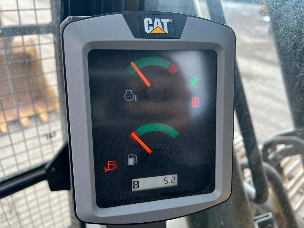 حفار زاحف للبيع  CAT 320 D3 GC: صورة 13