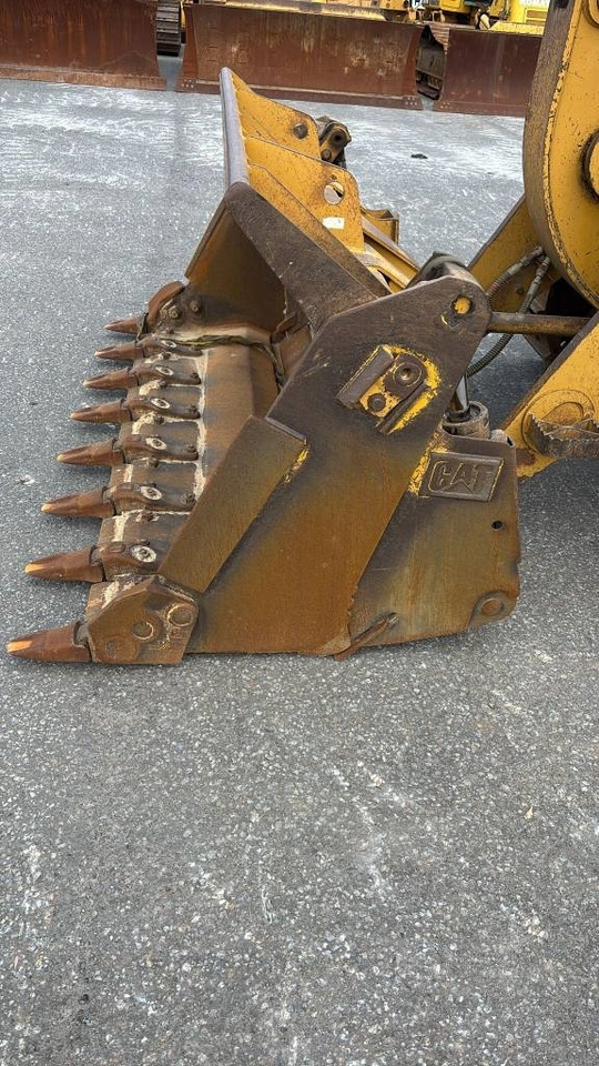 CAT 953 D (Under Preparation) - اللودر المجنزر: صورة 4 CAT 953 D (Under Preparation) - اللودر المجنزر: صورة 4