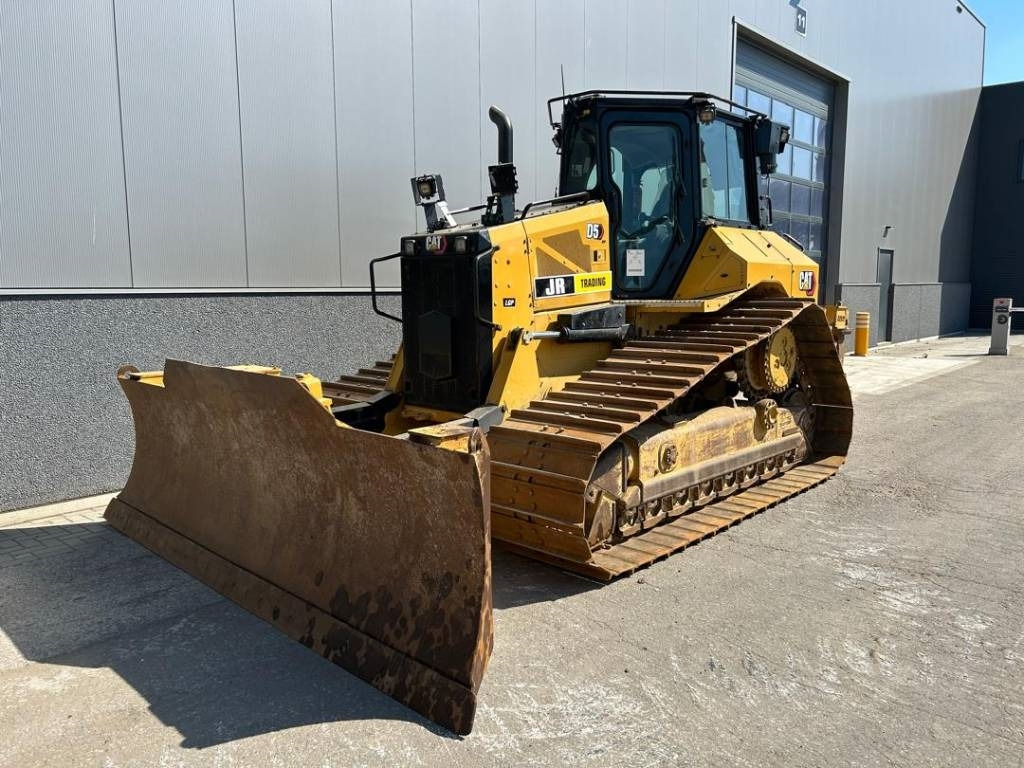 CAT D 5 LGP (new undercarriage + ripper) - بلدوزر: صورة 1 CAT D 5 LGP (new undercarriage + ripper) - بلدوزر: صورة 1