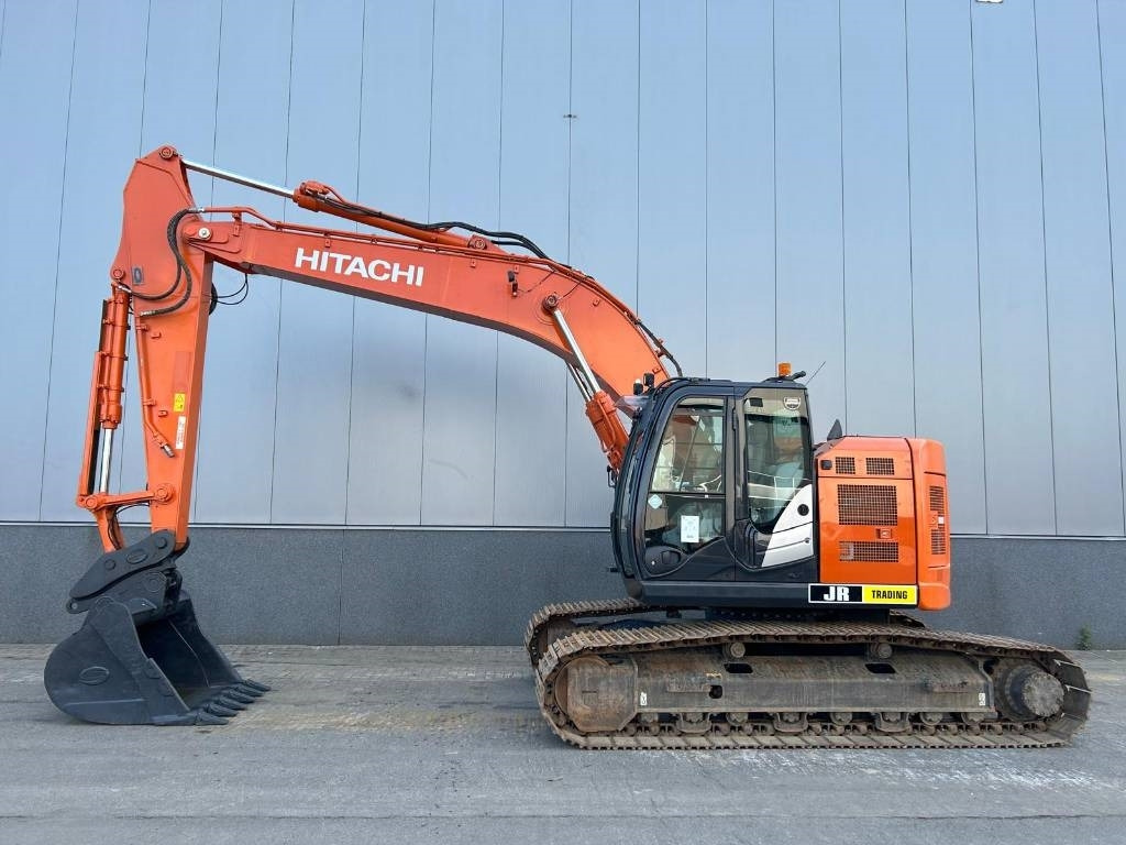 Hitachi ZX 225 US LC-6 - حفار زاحف: صورة 1 Hitachi ZX 225 US LC-6 - حفار زاحف: صورة 1