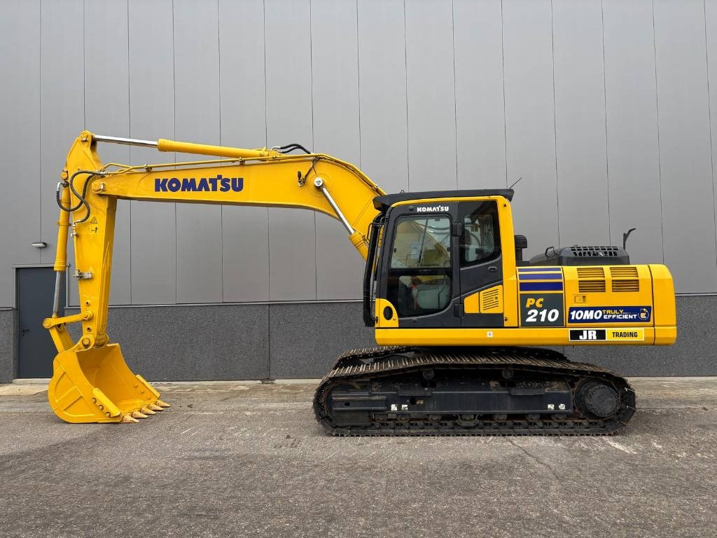 Komatsu PC 210-10M0 - حفار زاحف: صورة 1 Komatsu PC 210-10M0 - حفار زاحف: صورة 1