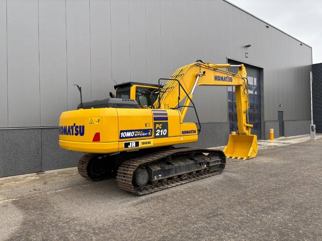 Komatsu PC 210-10M0 - حفار زاحف: صورة 5 Komatsu PC 210-10M0 - حفار زاحف: صورة 5