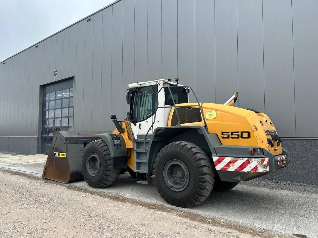 Liebherr L 550 (Comes with High-tip - Mit Hochkipper) - اللودر بعجل: صورة 3 Liebherr L 550 (Comes with High-tip - Mit Hochkipper) - اللودر بعجل: صورة 3
