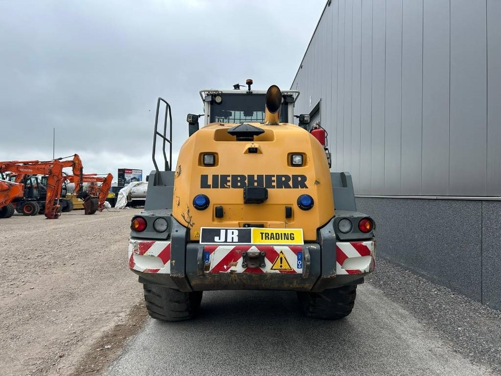 Liebherr L 550 (Comes with High-tip - Mit Hochkipper) - اللودر بعجل: صورة 4 Liebherr L 550 (Comes with High-tip - Mit Hochkipper) - اللودر بعجل: صورة 4