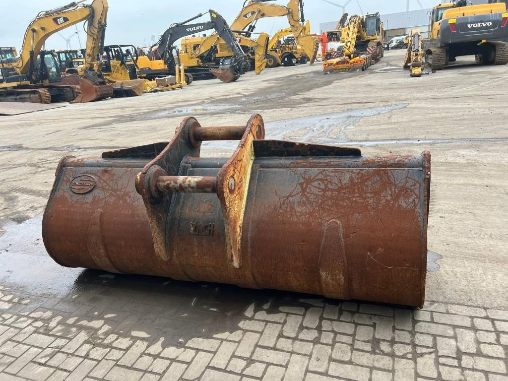 Volvo EC 480 E L coupler + bucket - بكت - آلات الإنشاء: صورة 4 Volvo EC 480 E L coupler + bucket - بكت - آلات الإنشاء: صورة 4