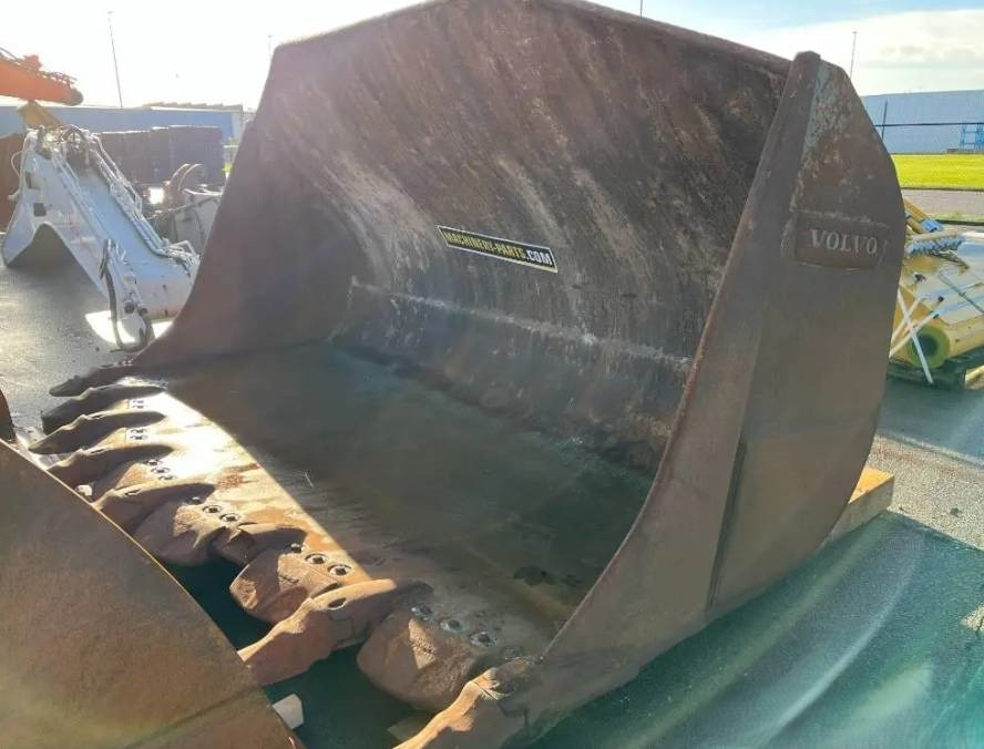 Volvo L350F Rock Bucket (Volvo) - بكت - آلات الإنشاء: صورة 2 Volvo L350F Rock Bucket (Volvo) - بكت - آلات الإنشاء: صورة 2