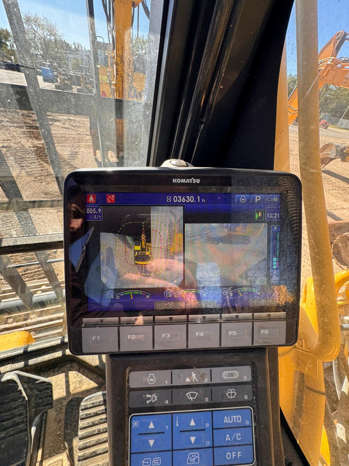 KOMATSU PC210 NLC-11 - حفار صغير: صورة 3 KOMATSU PC210 NLC-11 - حفار صغير: صورة 3