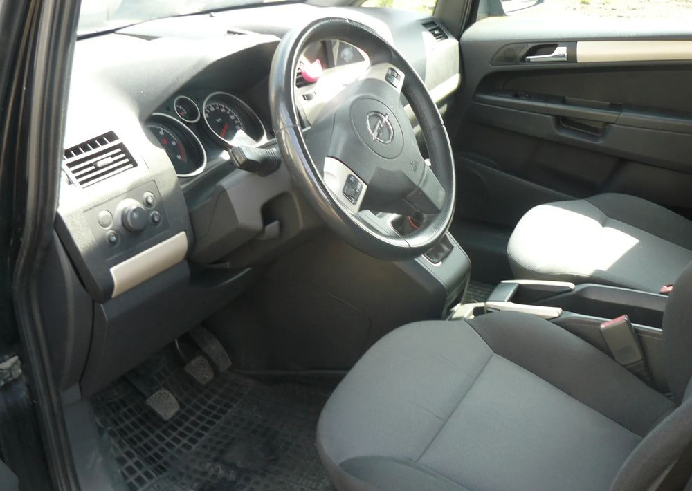 Opel Zafira 1.9 CDTI Cosmo - سيارة دفع رباعي: صورة 5 Opel Zafira 1.9 CDTI Cosmo - سيارة دفع رباعي: صورة 5