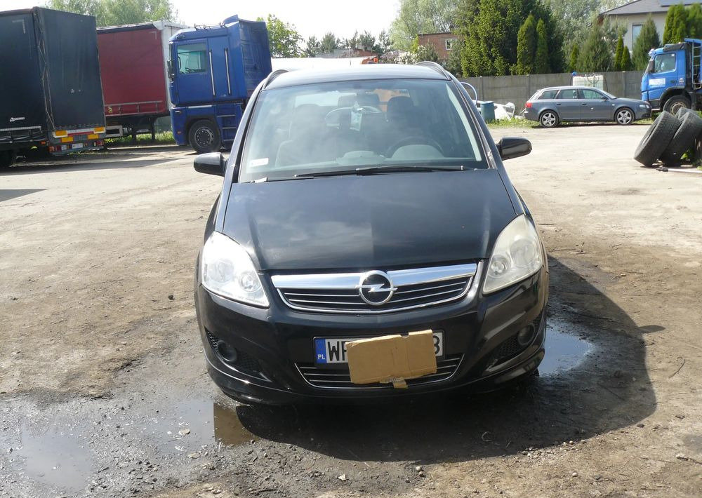 Opel Zafira 1.9 CDTI Cosmo - سيارة دفع رباعي: صورة 1 Opel Zafira 1.9 CDTI Cosmo - سيارة دفع رباعي: صورة 1
