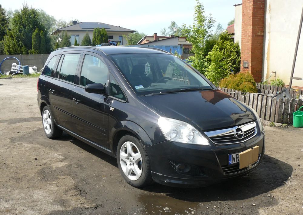 Opel Zafira 1.9 CDTI Cosmo - سيارة دفع رباعي: صورة 2 Opel Zafira 1.9 CDTI Cosmo - سيارة دفع رباعي: صورة 2