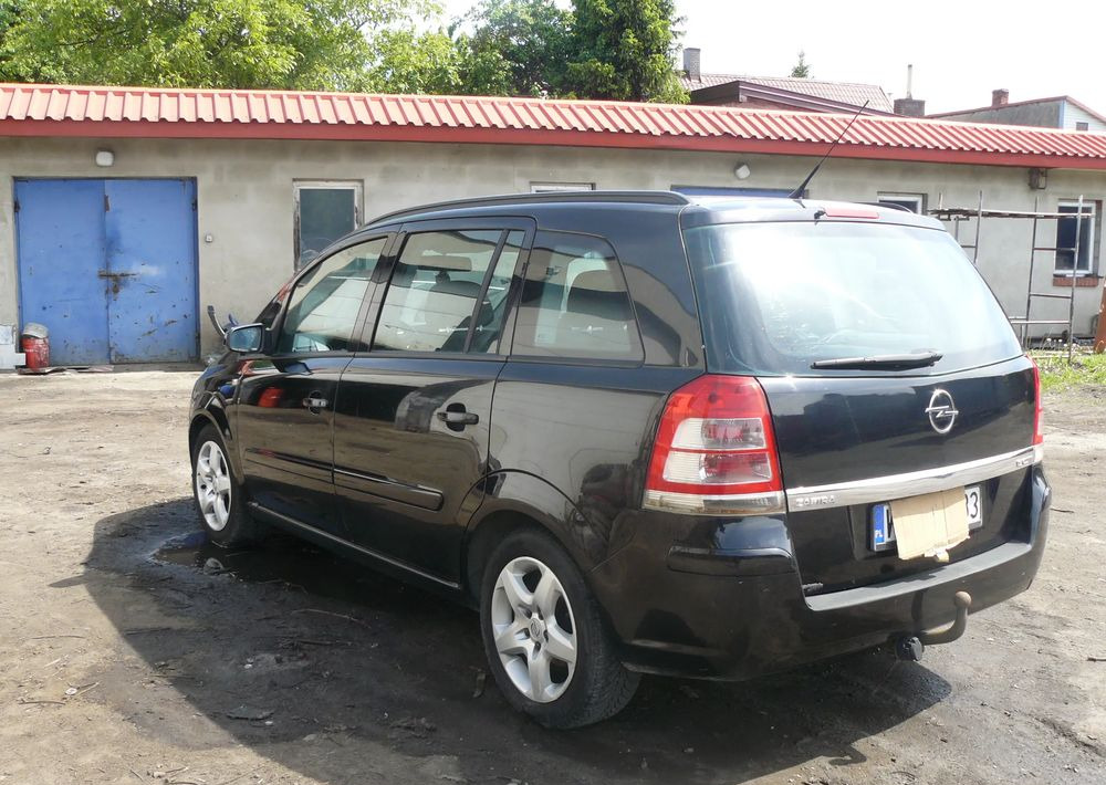 Opel Zafira 1.9 CDTI Cosmo - سيارة دفع رباعي: صورة 3 Opel Zafira 1.9 CDTI Cosmo - سيارة دفع رباعي: صورة 3