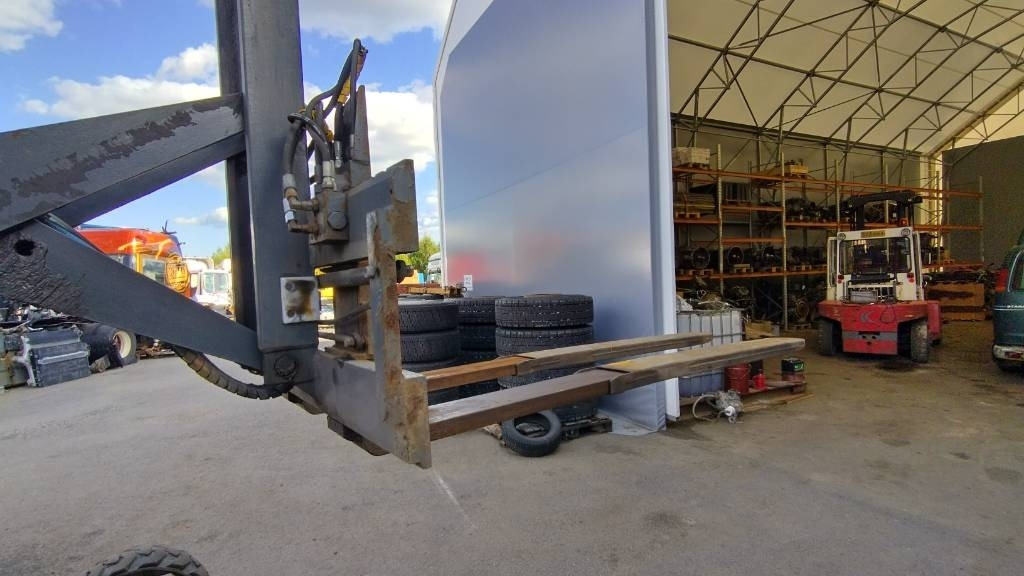 Moffett M4 25.4 ajoneuvotrukki - رافعة شوكية مثبتة على شاحنة: صورة 3 Moffett M4 25.4 ajoneuvotrukki - رافعة شوكية مثبتة على شاحنة: صورة 3