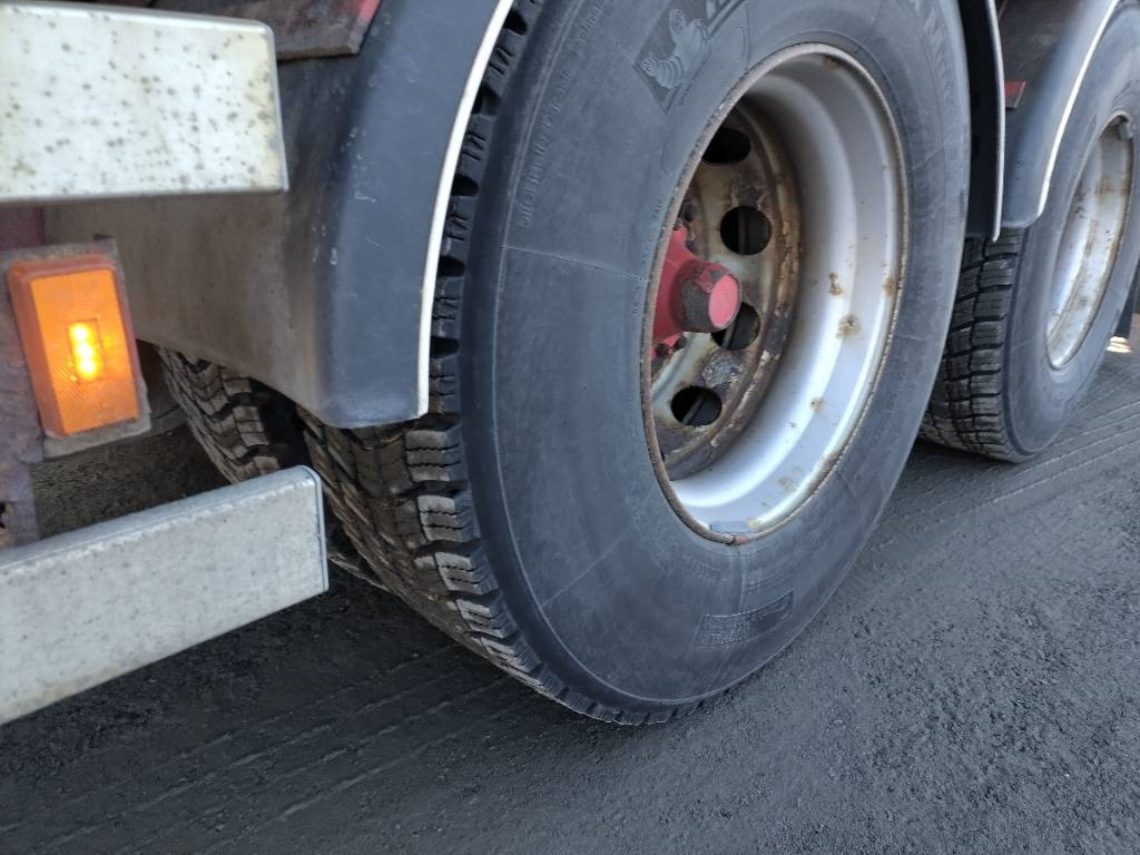 شاحنة ذات ستائر جانبية Scania Nousukapelli+Jyki kärry 3m sisäkork.liukukatot: صورة 7