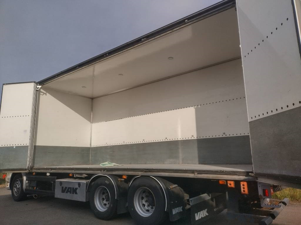 Scania R490 6x2 sivuauk.kori+pl-nostin - شاحنة صندوقية: صورة 4 Scania R490 6x2 sivuauk.kori+pl-nostin - شاحنة صندوقية: صورة 4