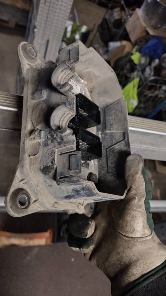 Volvo FCIOMM - النظام الكهربائي - شاحنة: صورة 2 Volvo FCIOMM - النظام الكهربائي - شاحنة: صورة 2