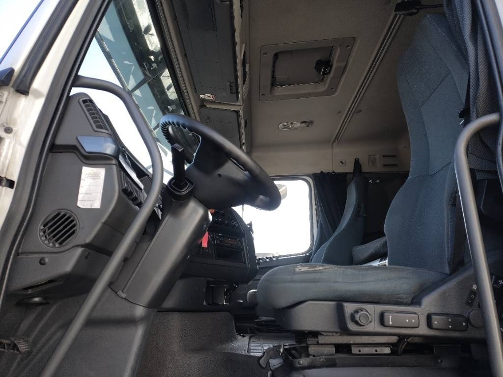 Volvo FH460 6x2 veturi kääntyvä teli - رأس تريلا: صورة 4 Volvo FH460 6x2 veturi kääntyvä teli - رأس تريلا: صورة 4