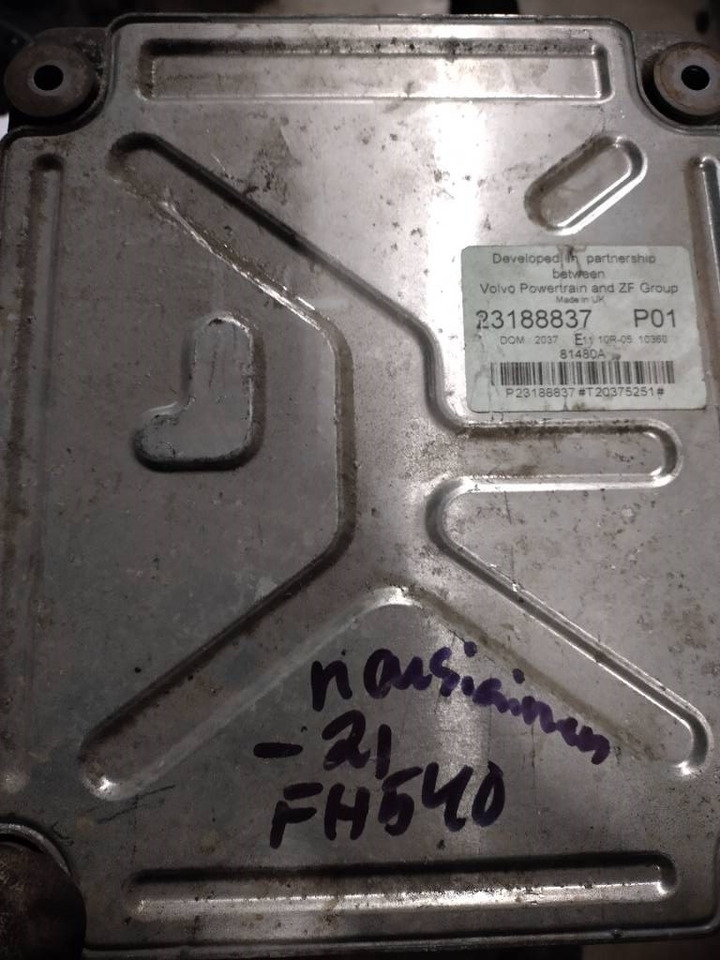 Volvo Moottori ecu - النظام الكهربائي - شاحنة: صورة 2 Volvo Moottori ecu - النظام الكهربائي - شاحنة: صورة 2