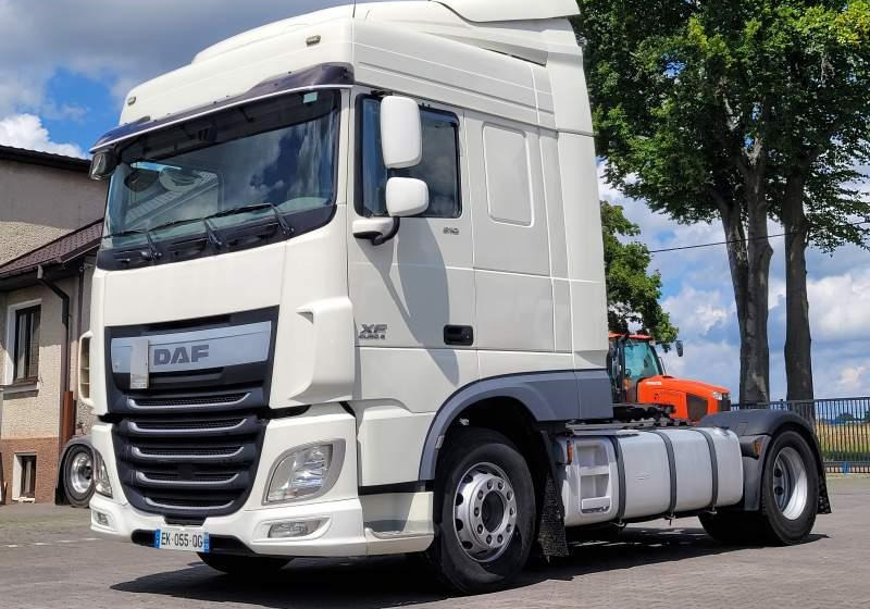 DAF XF510 SPACE CAB / SPROWADZONY / MANUAL / RETARDER - مقطورة السحب: صورة 1 DAF XF510 SPACE CAB / SPROWADZONY / MANUAL / RETARDER - مقطورة السحب: صورة 1