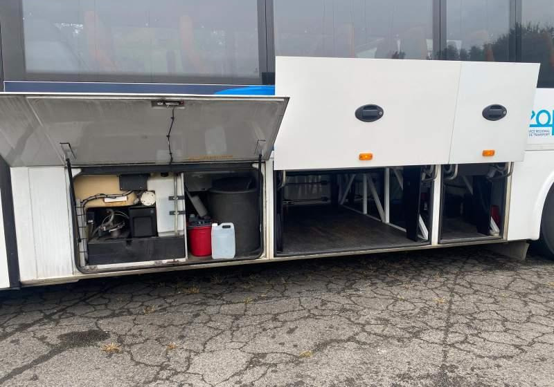 Irisbus EVADYS H / SPROWADZONY/ WC / MANUAL / KLIMA - حافلة نقل لمسافات طويلة: صورة 5 Irisbus EVADYS H / SPROWADZONY/ WC / MANUAL / KLIMA - حافلة نقل لمسافات طويلة: صورة 5