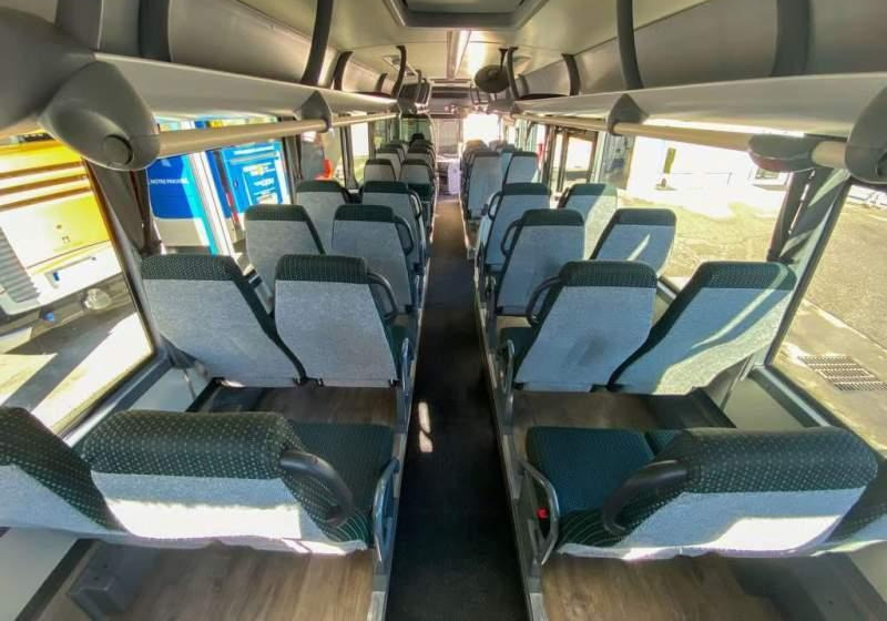 Iveco CROSSWAY/ DŁUGOŚĆ 10.70 M / MANUAL / EURO 6 - حافلة الضواحي: صورة 5 Iveco CROSSWAY/ DŁUGOŚĆ 10.70 M / MANUAL / EURO 6 - حافلة الضواحي: صورة 5
