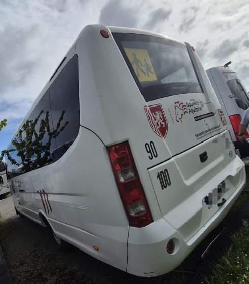 Iveco FERQUI SUNRISE / 35 MIEJSC/ EURO 6 SPROWADZONE - حافلة صغيرة, ميكروباص: صورة 2 Iveco FERQUI SUNRISE / 35 MIEJSC/ EURO 6 SPROWADZONE - حافلة صغيرة, ميكروباص: صورة 2