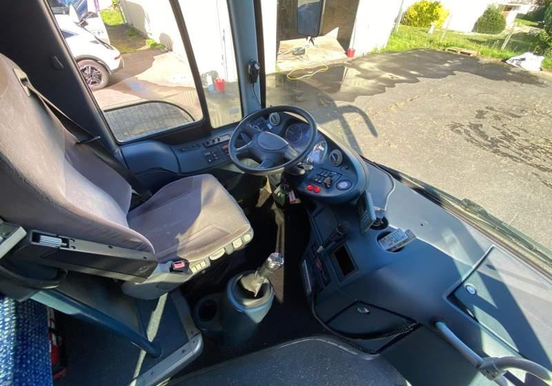 Neoplan TRENDLINER / SPROWADZONY / KLIMATYZACJA/ MANUAL - حافلة الضواحي: صورة 4 Neoplan TRENDLINER / SPROWADZONY / KLIMATYZACJA/ MANUAL - حافلة الضواحي: صورة 4