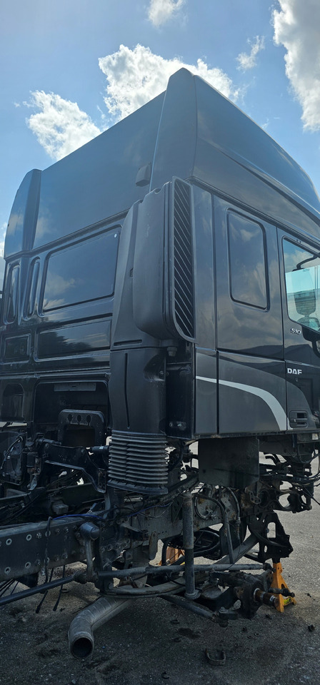 DAF DAF XF, 106XF, EURO6 CAB unit, SUPER SPACE CAB 2022963, 1645592, 1304050, 1811559, 2036354, 1811560, 1881862, 1881863, 2206113, 1945944, 1945945, 2399412, 1945946, 2399413, 1927118, 1927117, 1949305, - قطع الغيار: صورة 3 DAF DAF XF, 106XF, EURO6 CAB unit, SUPER SPACE CAB 2022963, 1645592, 1304050, 1811559, 2036354, 1811560, 1881862, 1881863, 2206113, 1945944, 1945945, 2399412, 1945946, 2399413, 1927118, 1927117, 1949305, - قطع الغيار: صورة 3