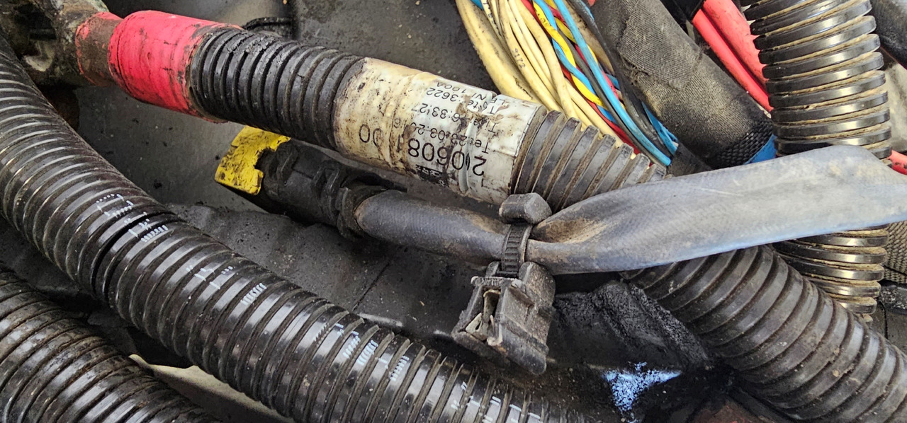 DAF DAF XF, 106XF EURO6 emission MX13 engine cable wiring harness, electric installation cables set 200608100, 2178067, 2006097, 2010004, 1957513, 1999661, 2032829, 1943976, 1952941, 2034713, 1875420, 194 - قطع الغيار: صورة 4 DAF DAF XF, 106XF EURO6 emission MX13 engine cable wiring harness, electric installation cables set 200608100, 2178067, 2006097, 2010004, 1957513, 1999661, 2032829, 1943976, 1952941, 2034713, 1875420, 194 - قطع الغيار: صورة 4