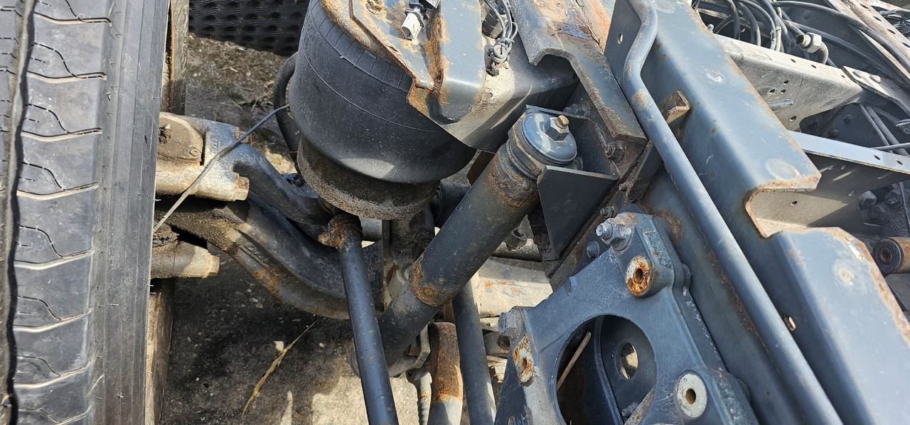 DAF DAF XF, 106XF EURO6 emission axles, front axle, middle trailing axle, rear axle, main axle gear 1798816, 1798817, 1934092, 2027358, 1886141, 1886142, 1871534 - قطع الغيار: صورة 2 DAF DAF XF, 106XF EURO6 emission axles, front axle, middle trailing axle, rear axle, main axle gear 1798816, 1798817, 1934092, 2027358, 1886141, 1886142, 1871534 - قطع الغيار: صورة 2