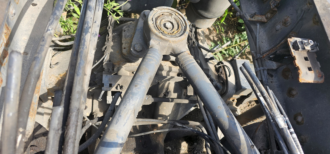 DAF DAF XF, 106XF EURO6 emission axles, front axle, middle trailing axle, rear axle, main axle gear 1798816, 1798817, 1934092, 2027358, 1886141, 1886142, 1871534 - قطع الغيار: صورة 4 DAF DAF XF, 106XF EURO6 emission axles, front axle, middle trailing axle, rear axle, main axle gear 1798816, 1798817, 1934092, 2027358, 1886141, 1886142, 1871534 - قطع الغيار: صورة 4