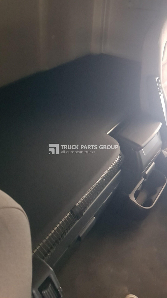 IVECO IVECO SRALIS EURO6 emission HY-WAY cab bunks, sleeping place, bed, upper + lower, 5041149389, 504094421 - مقعد - شاحنة: صورة 1 IVECO IVECO SRALIS EURO6 emission HY-WAY cab bunks, sleeping place, bed, upper + lower, 5041149389, 504094421 - مقعد - شاحنة: صورة 1