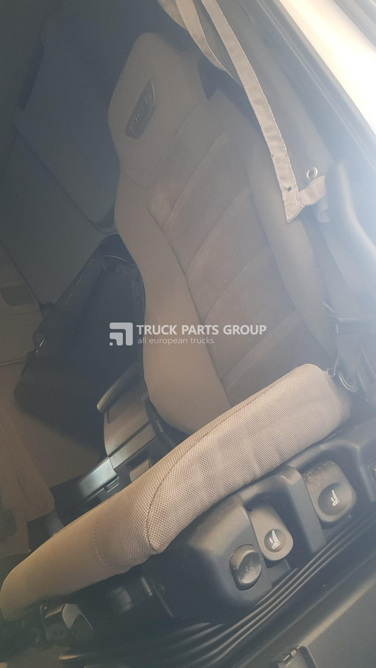 IVECO IVECO STRALIS EURO6 emission HY-WAY seats driver + passenger 13138430698, 504045441, 500389633, 500389418, 504196960 - مقعد - شاحنة: صورة 1 IVECO IVECO STRALIS EURO6 emission HY-WAY seats driver + passenger 13138430698, 504045441, 500389633, 500389418, 504196960 - مقعد - شاحنة: صورة 1