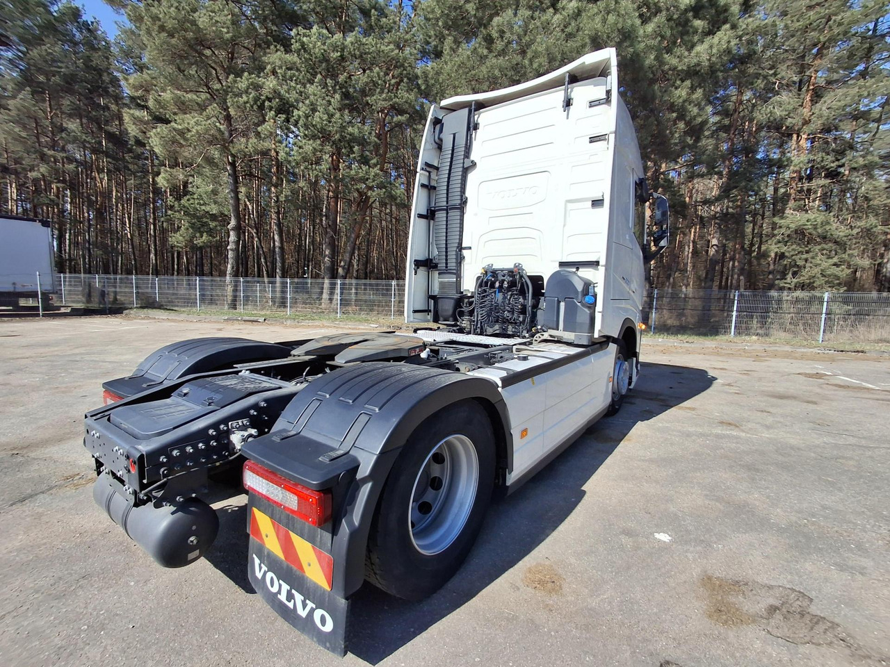 2022/2023 Volvo FH 500 Globetrotter XL - مقطورة السحب: صورة 4 2022/2023 Volvo FH 500 Globetrotter XL - مقطورة السحب: صورة 4
