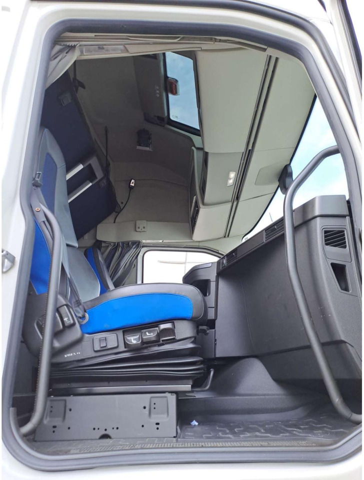 2023 Volvo FH 460 Globetrotter XL Varios i-Save - مقطورة السحب: صورة 2 2023 Volvo FH 460 Globetrotter XL Varios i-Save - مقطورة السحب: صورة 2
