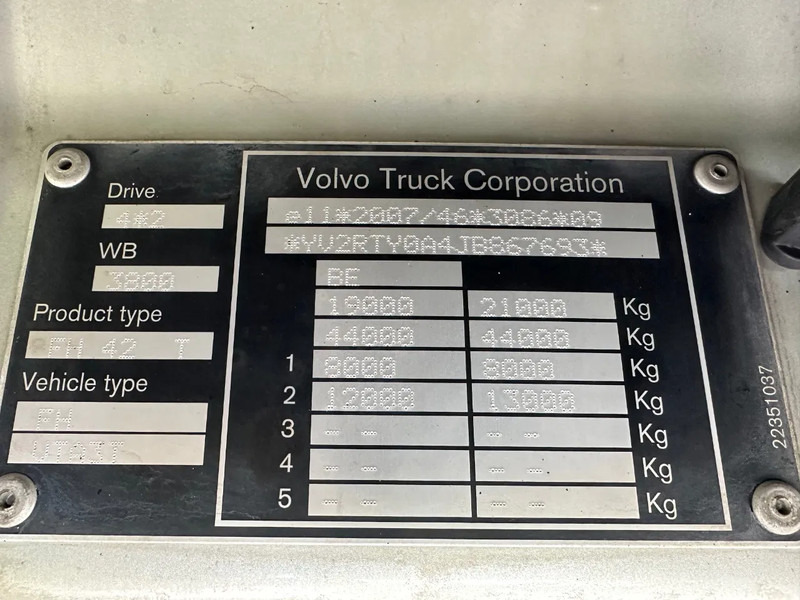 Volvo FH 460 / GLOBETROTTER / EURO 6 / I-Shift / HYDRAULIC / FULL AIR / NEW TACHO - مقطورة السحب: صورة 4 Volvo FH 460 / GLOBETROTTER / EURO 6 / I-Shift / HYDRAULIC / FULL AIR / NEW TACHO - مقطورة السحب: صورة 4