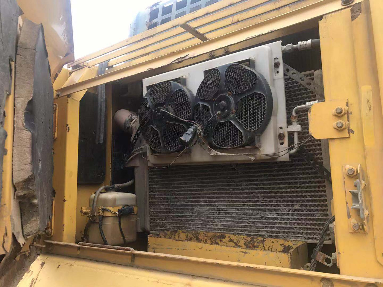 KOMATSU PC350-7 - حفار زاحف: صورة 5 KOMATSU PC350-7 - حفار زاحف: صورة 5