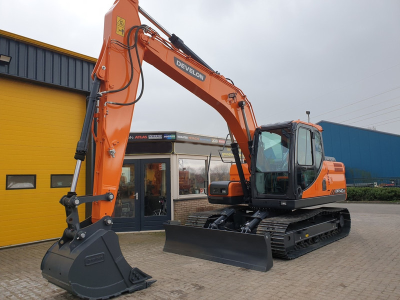 Develon DX140LC - حفار زاحف: صورة 2 Develon DX140LC - حفار زاحف: صورة 2