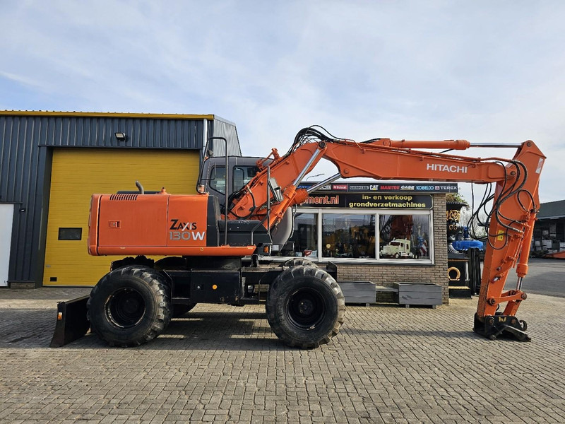 Hitachi ZAXIS 130 W - حفار ذو عجلات: صورة 5 Hitachi ZAXIS 130 W - حفار ذو عجلات: صورة 5