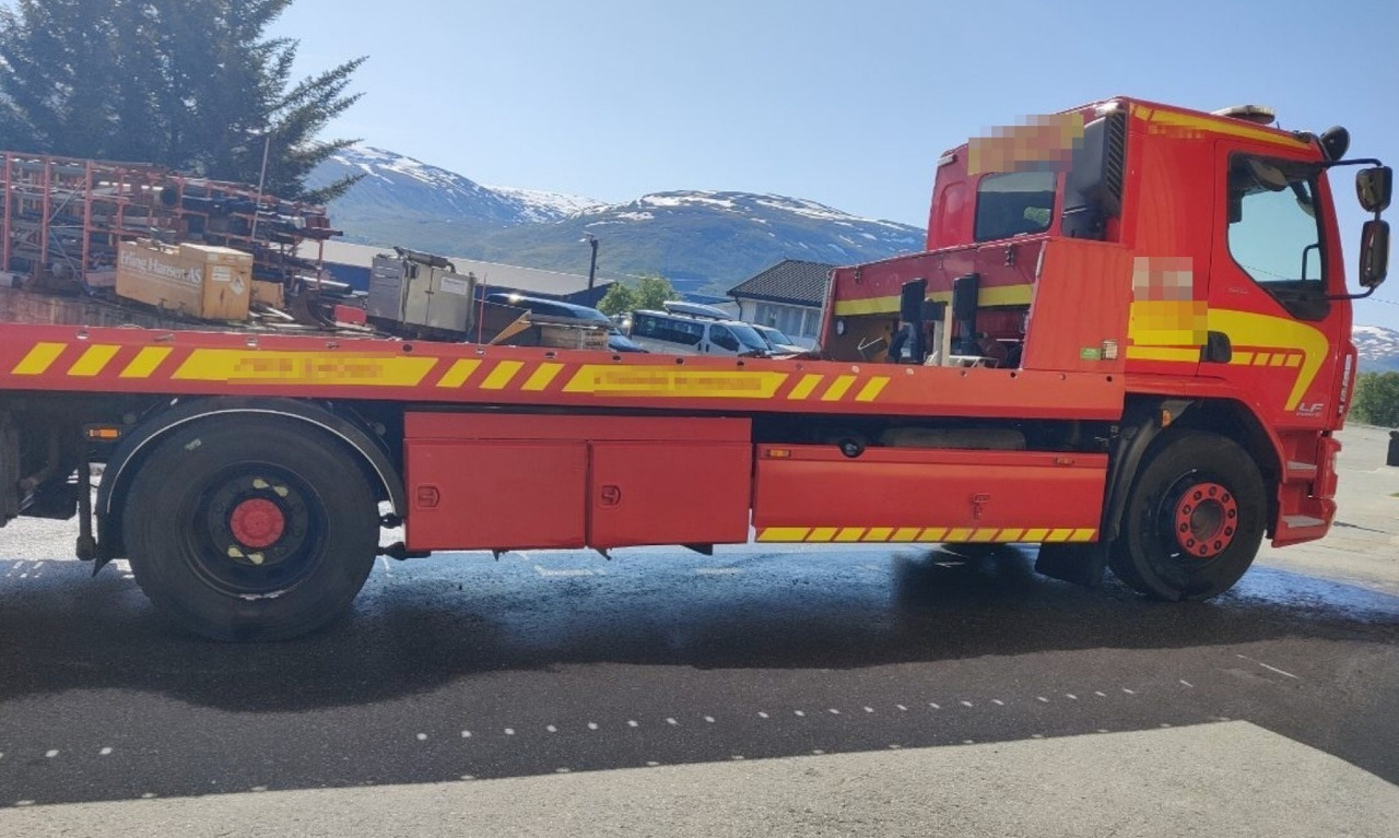 DAF LF 320 - شاحنة سحب: صورة 2 DAF LF 320 - شاحنة سحب: صورة 2