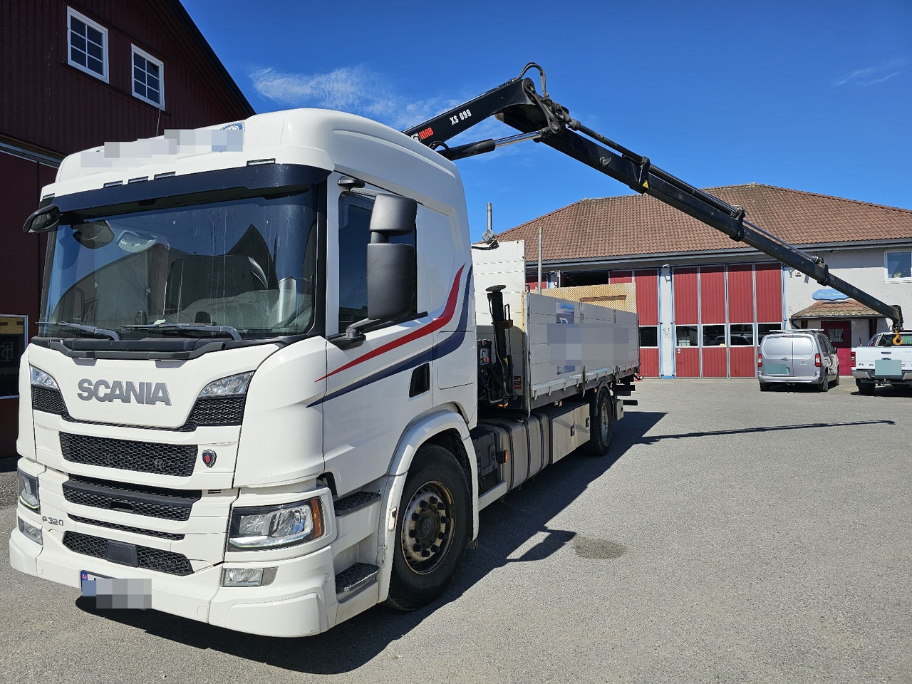 Scania P320 - شاحنات مسطحة, شاحنة كرين: صورة 1 Scania P320 - شاحنات مسطحة, شاحنة كرين: صورة 1